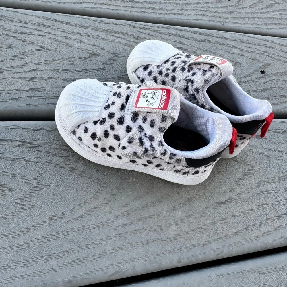 Adidas Disney Dalmatian Fuzzy Sneakers Toddler size 6